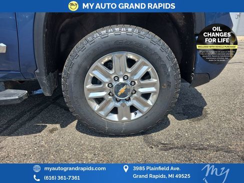 Used 2024 Chevrolet Silverado 3500 High Country w/ Technology Package AWD/4WD image 30