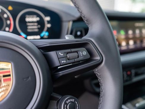 New 2026 Porsche Cayenne Coupe AWD/4WD image 21