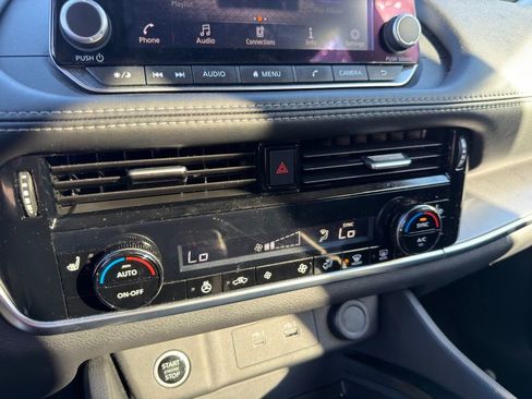 Used 2023 Nissan Rogue SV w/ SV Premium Package image 26