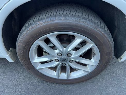 Used 2024 Dodge Durango GT RWD image 11