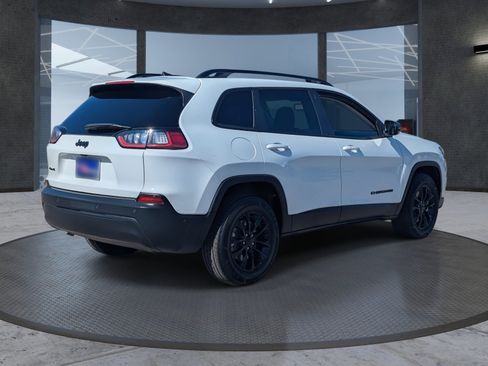 Used 2023 Jeep Cherokee Altitude Lux image 6