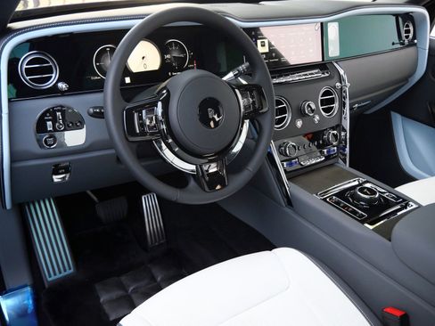 New 2026 Rolls-Royce Cullinan AWD/4WD image 17