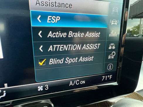 Used 2019 Mercedes-Benz C 300 4MATIC Sedan image 42