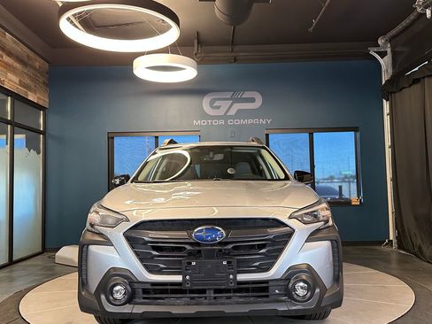 Used 2025 Subaru Outback Premium AWD/4WD image 8