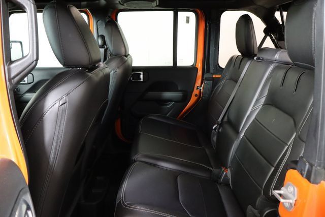 Used 2023 Jeep Wrangler Unlimited Sahara AWD/4WD image 16