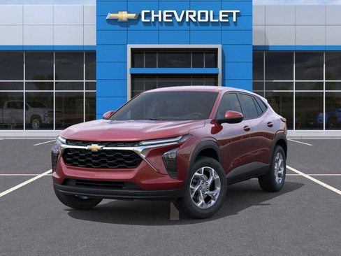 Used 2024 Chevrolet Trax LS w/ LS Convenience Package FWD image 6
