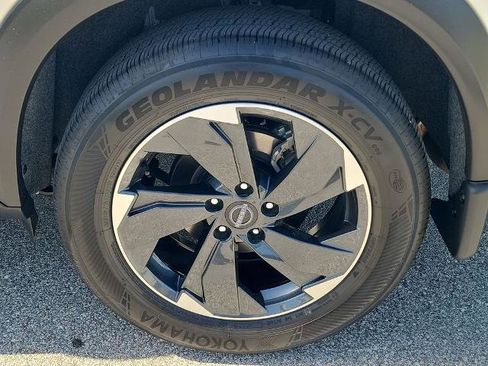 Certified 2025 Nissan Rogue SV w/ SV Premium Package FWD image 13
