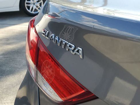 Used 2013 Hyundai Elantra GLS w/ Preferred Pkg image 6