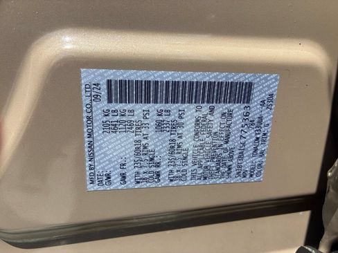 Used 2025 Nissan Rogue SV FWD image 30