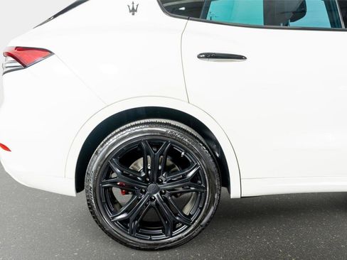 Used 2023 Maserati Levante GT AWD/4WD image 7