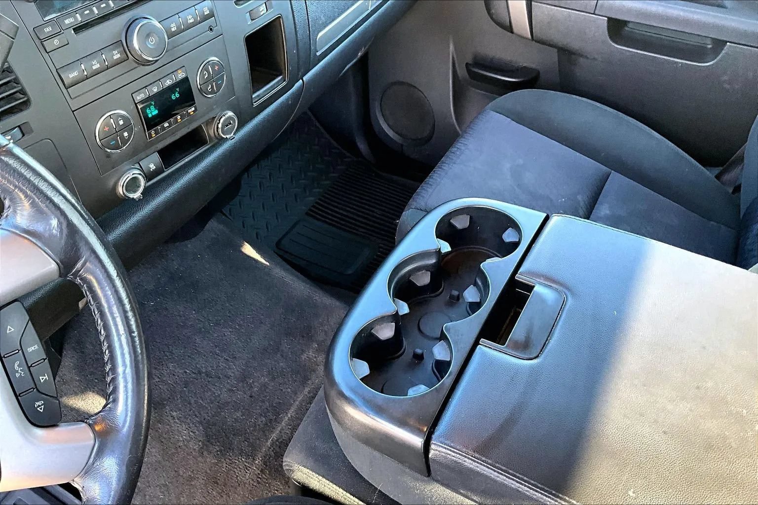 Used 2010 Chevrolet Silverado 1500 LT w/ Power Pack Plus AWD/4WD image 17
