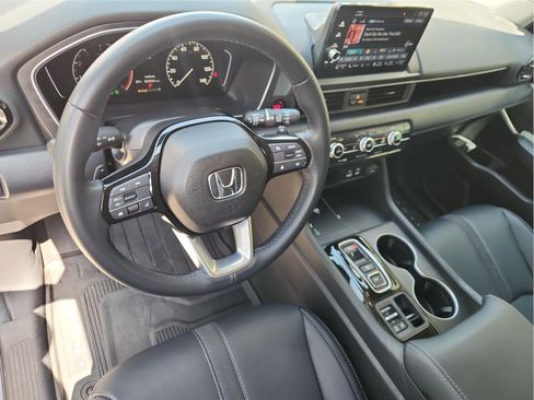 Used 2025 Honda Pilot Touring image 10
