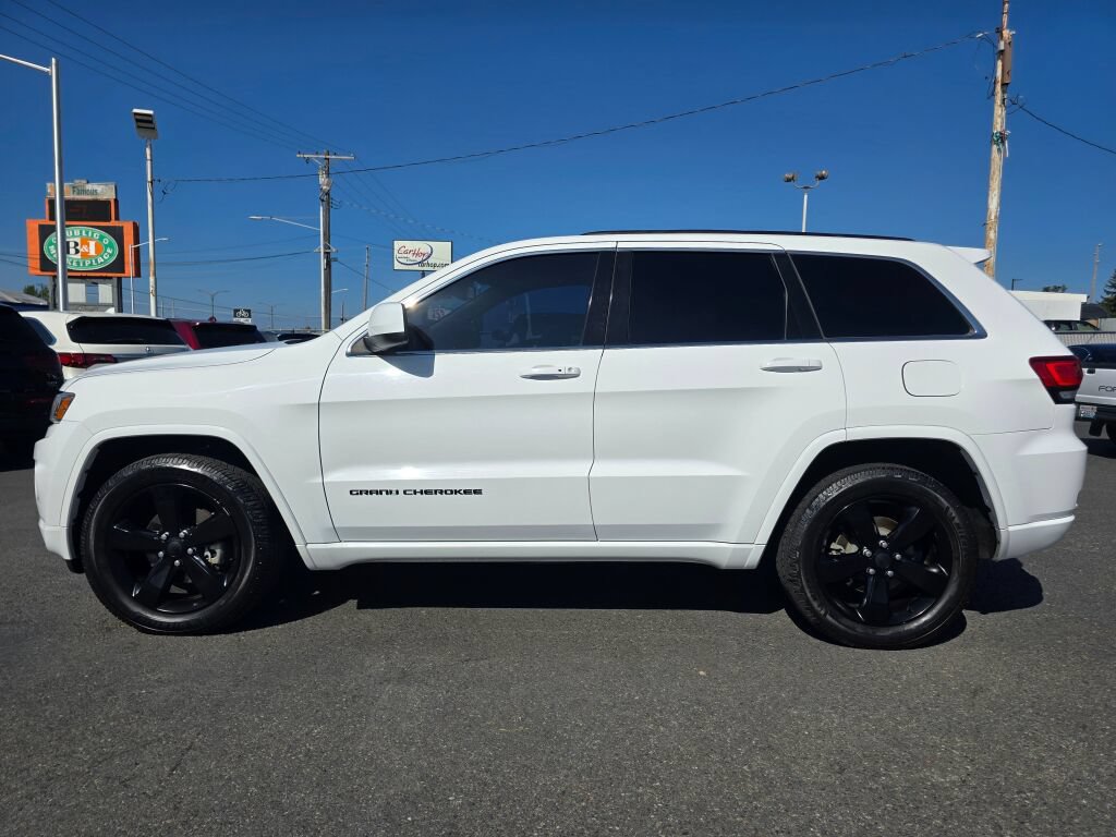 Used 2015 Jeep Grand Cherokee Altitude AWD/4WD image 8