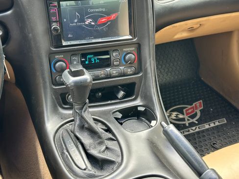 Used 2002 Chevrolet Corvette Coupe w/ Preferred Equipment Group2 RWD image 27