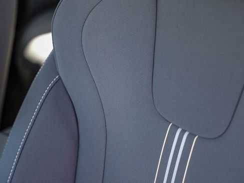 New 2026 Hyundai Elantra Hybrid FWD image 28