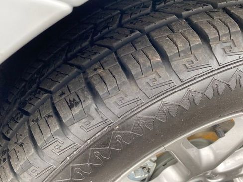 Used 2024 Chrysler Pacifica Touring-L image 20