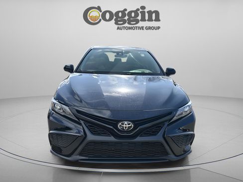 Used 2023 Toyota Camry SE image 9