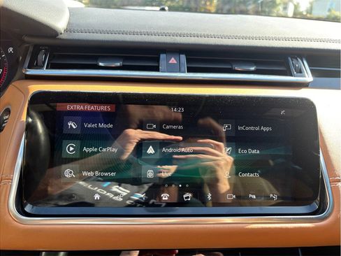 Used 2019 Land Rover Range Rover Velar R-Dynamic SE image 36