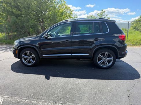 Used 2017 Volkswagen Tiguan Sport AWD/4WD image 10