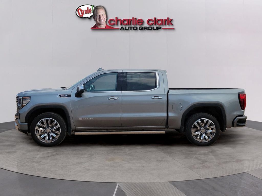 Used 2023 GMC Sierra 1500 Denali w/ Denali Reserve Package AWD/4WD image 2