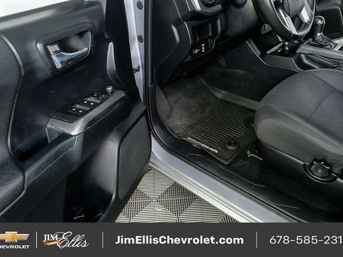 Used 2016 Toyota Tacoma TRD Off-Road image 8