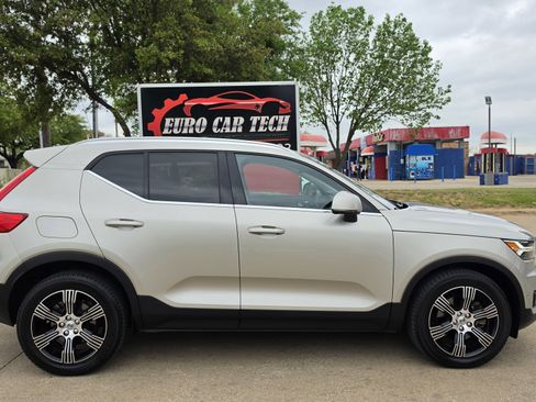 Used 2019 Volvo XC40 T5 Inscription image 7