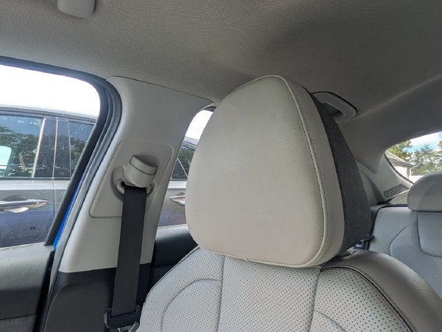 Used 2025 Hyundai Elantra Limited FWD image 36