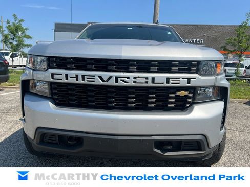 Used 2019 Chevrolet Silverado 1500 Custom w/ Custom Value Package AWD/4WD image 8