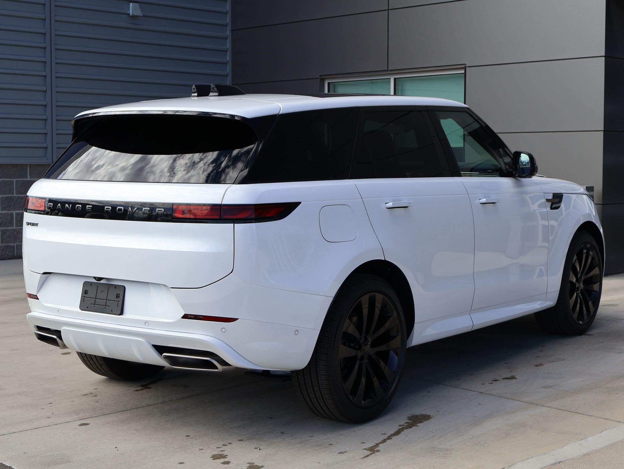 New 2026 Land Rover Range Rover Sport Dynamic SE AWD/4WD image 5