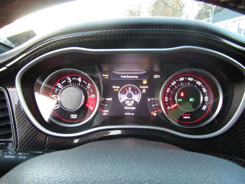 Used 2015 Dodge Challenger SRT w/ Technology Group image 32