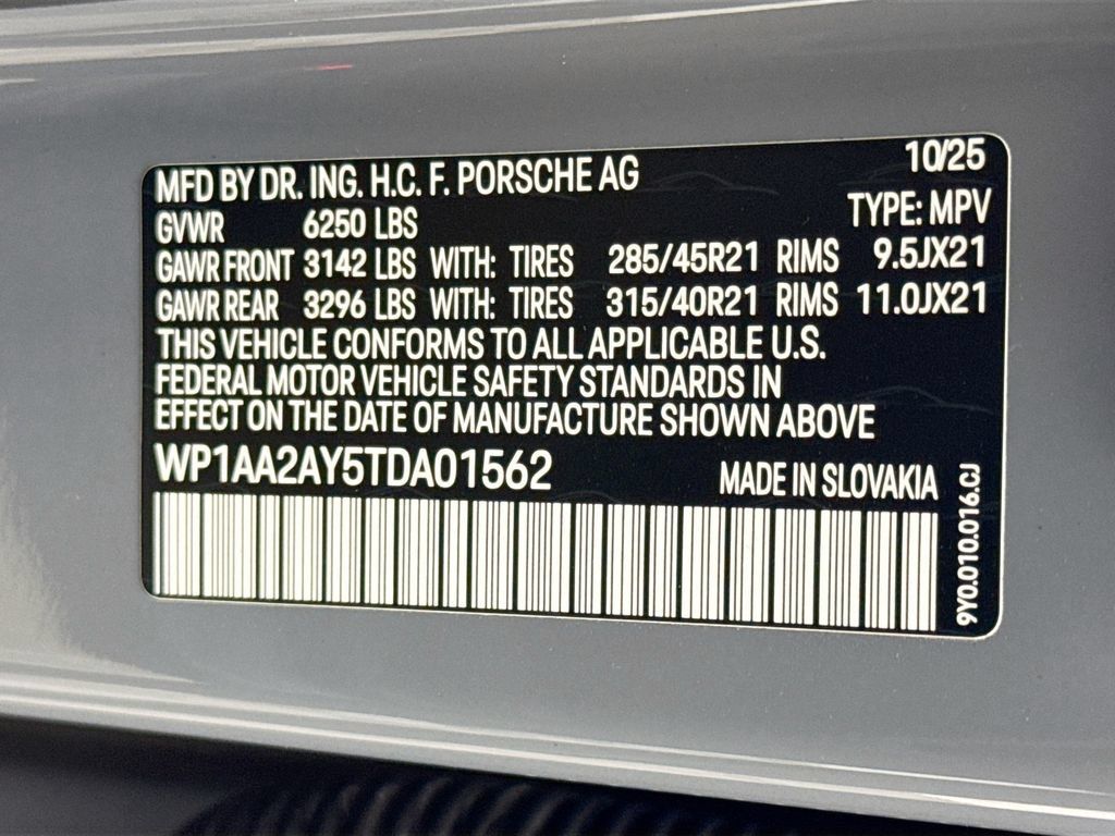 Used 2026 Porsche Cayenne AWD/4WD image 36