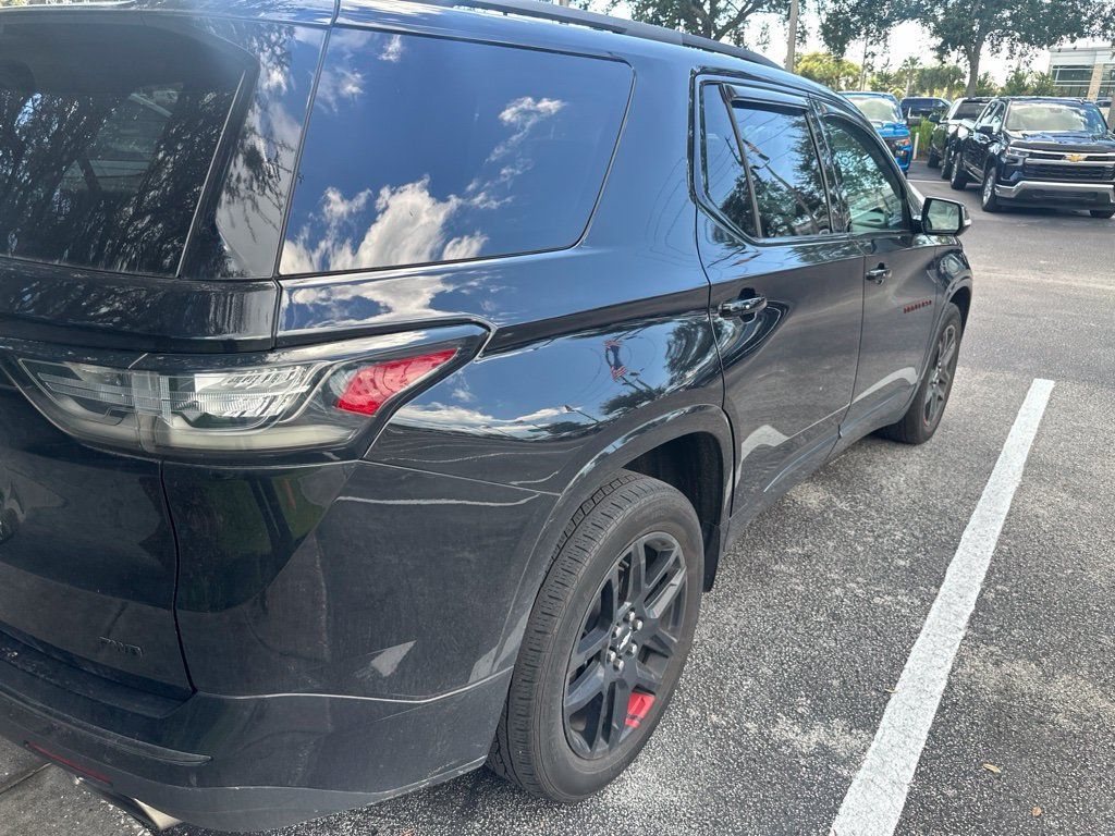 Certified 2020 Chevrolet Traverse Premier w/ Redline Edition AWD/4WD image 13