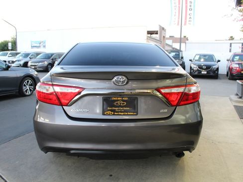 Used 2016 Toyota Camry SE FWD image 4