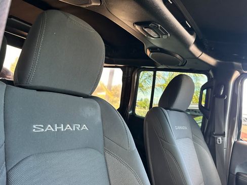 Used 2019 Jeep Wrangler Unlimited Sahara AWD/4WD image 20