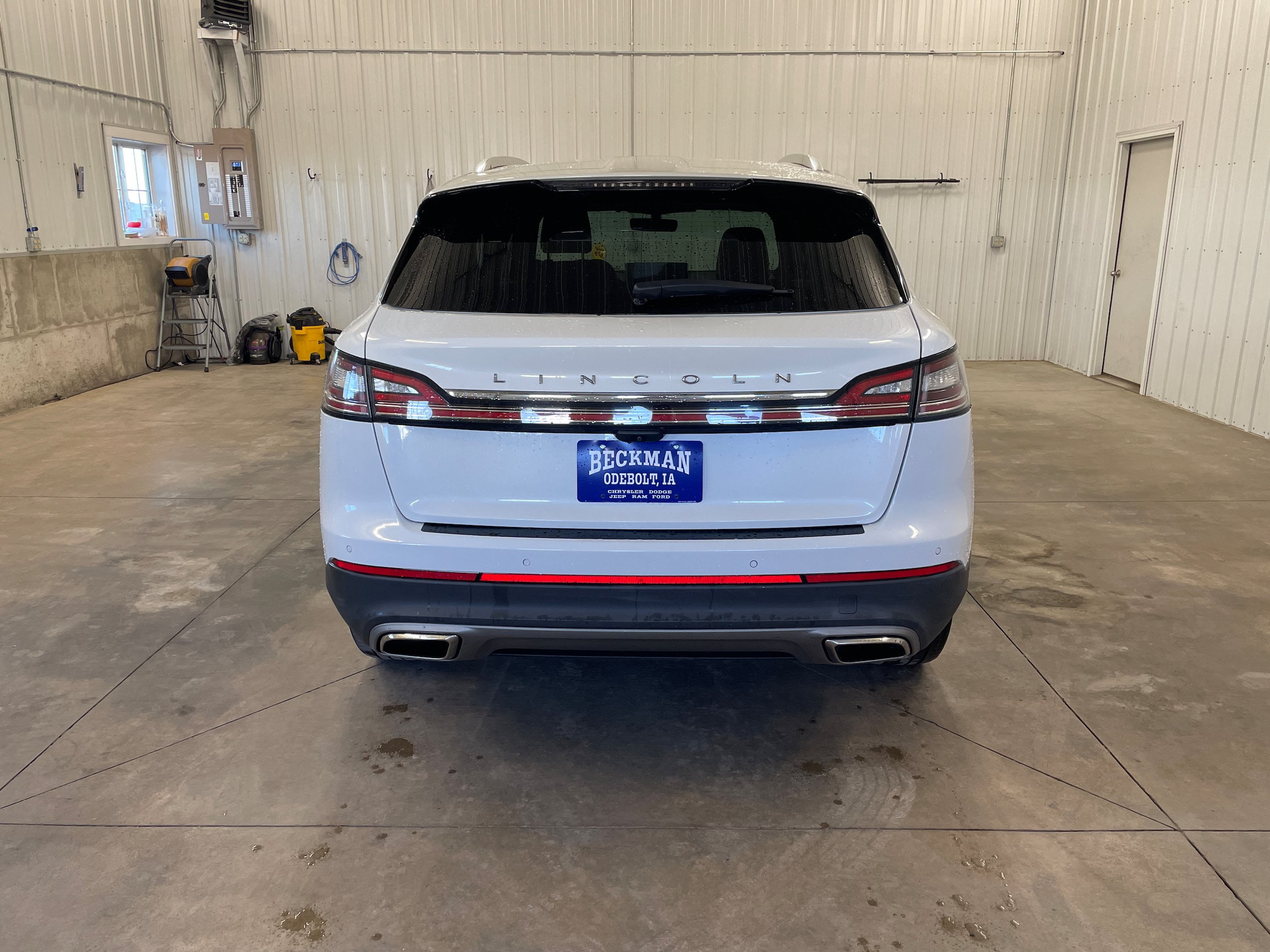 Used 2023 Lincoln Nautilus Reserve AWD/4WD image 4