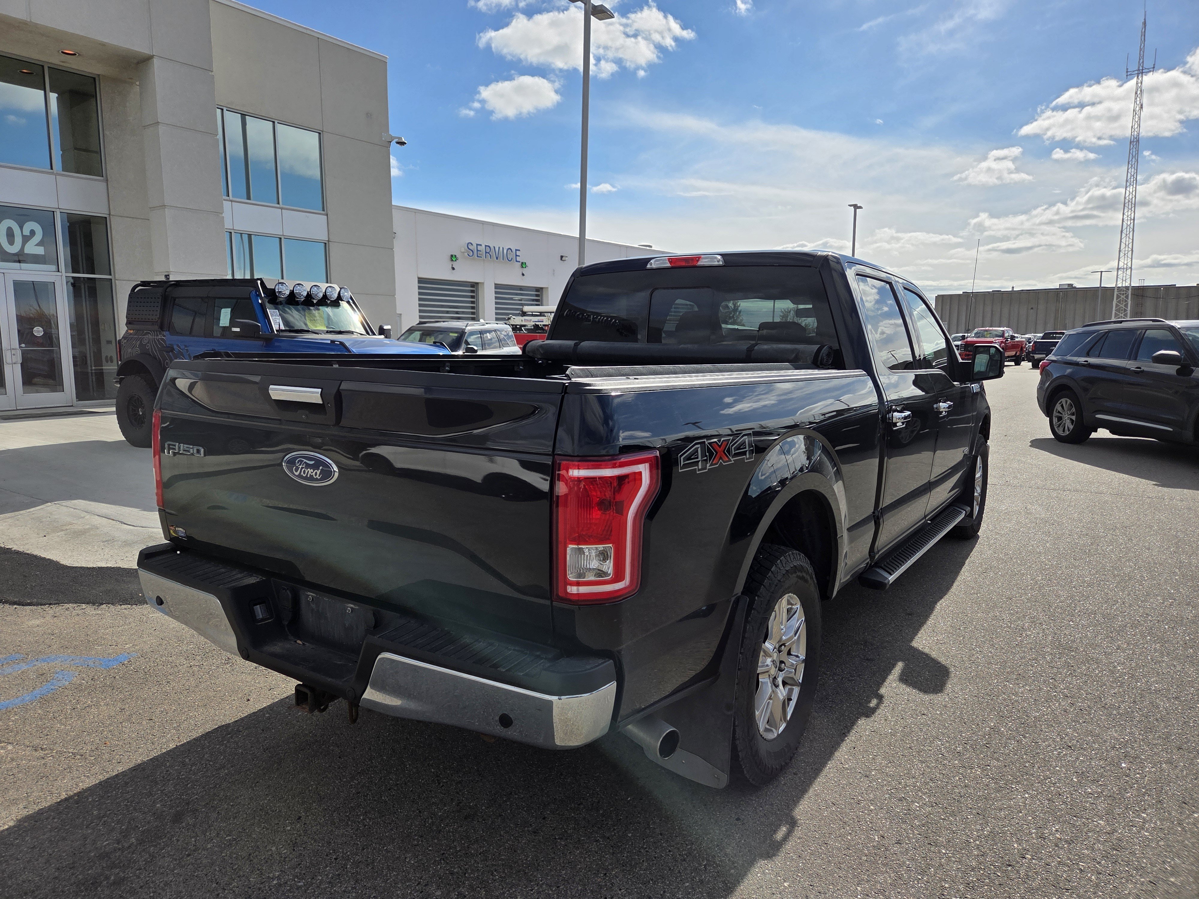 Used 2017 Ford F150 XLT w/ Equipment Group 302A Luxury AWD/4WD image 5