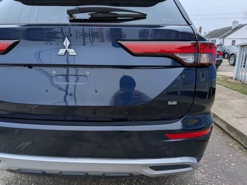 Used 2022 Mitsubishi Outlander SE image 16