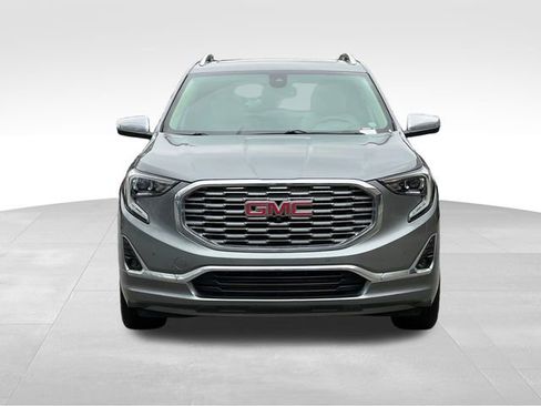 Used 2018 GMC Terrain Denali w/ Advanced Safety Package image 8