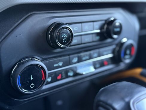 Used 2022 Ford Bronco Badlands image 24