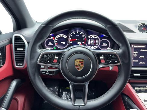 Used 2023 Porsche Cayenne Platinum Edition AWD/4WD image 21