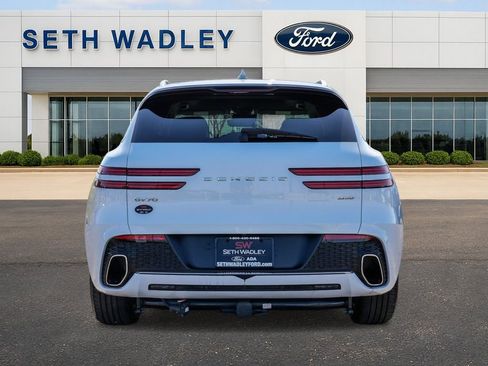 Used 2024 Genesis GV70 2.5T w/ Advanced Package image 6