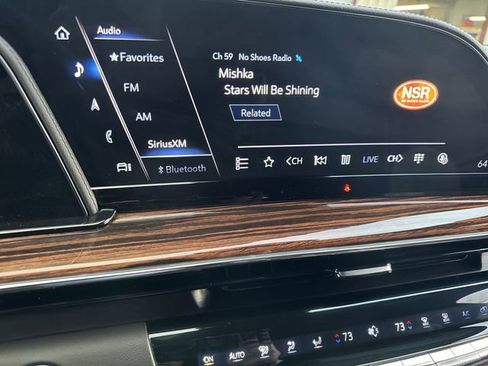 Certified 2022 Cadillac Escalade ESV Premium Luxury w/ Performance Package image 13