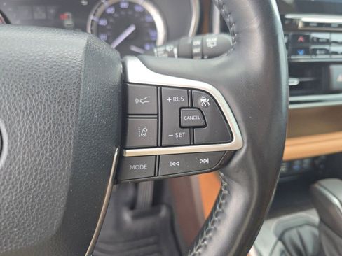 Used 2022 Toyota Highlander Platinum image 22