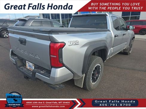 Used 2024 Toyota Tacoma TRD Off-Road image 4