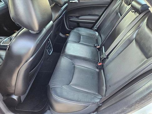 Used 2022 Chrysler 300 Touring L w/ Comfort Group RWD image 19