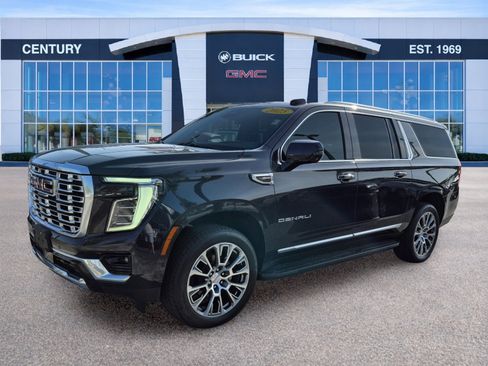 Used 2025 GMC Yukon XL Denali AWD/4WD image 8