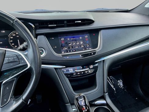 Used 2021 Cadillac XT5 Premium Luxury FWD image 9