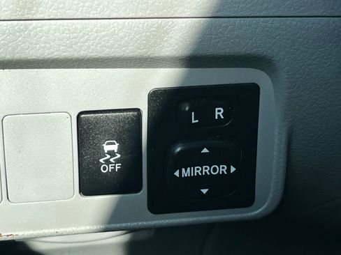 Used 2010 Toyota Corolla LE image 20