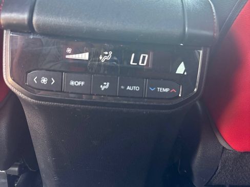 Used 2023 Toyota Highlander XSE FWD image 37
