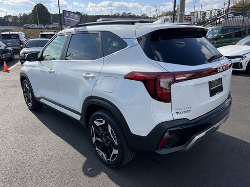 Certified 2025 Kia Seltos SX w/ SX Sunroof Package image 5